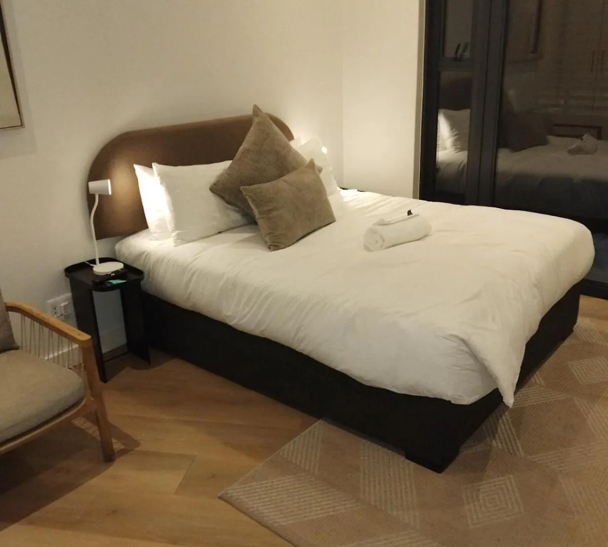 Mod 2 Bedroom On The Promenade Cape Town