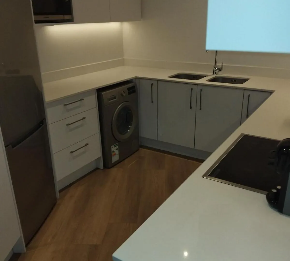 Mod 2 Bedroom On The Promenade Cape Town Apartment