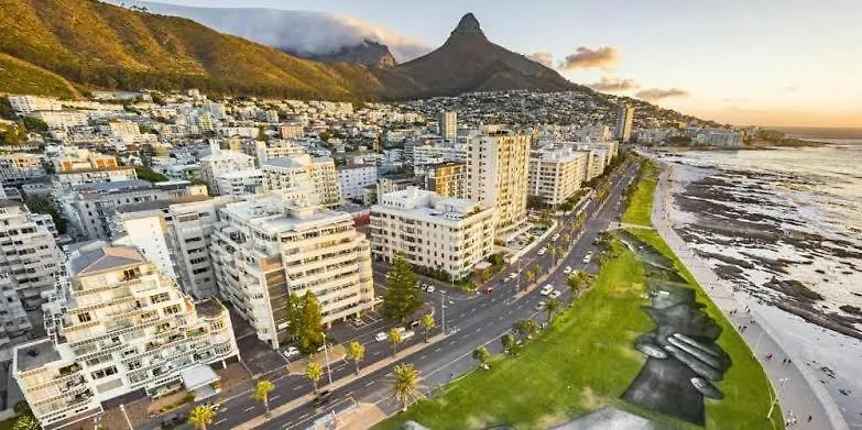 Mod 2 Bedroom On The Promenade Cape Town